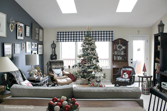 2016 Christmas Home Tour, Part 1 - The Red Painted Cottage