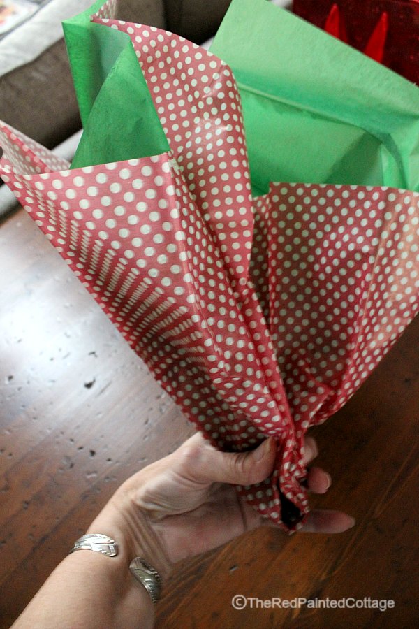 Tips, Tricks and Ideas for Wrapping Presents - The Red Painted Cottage